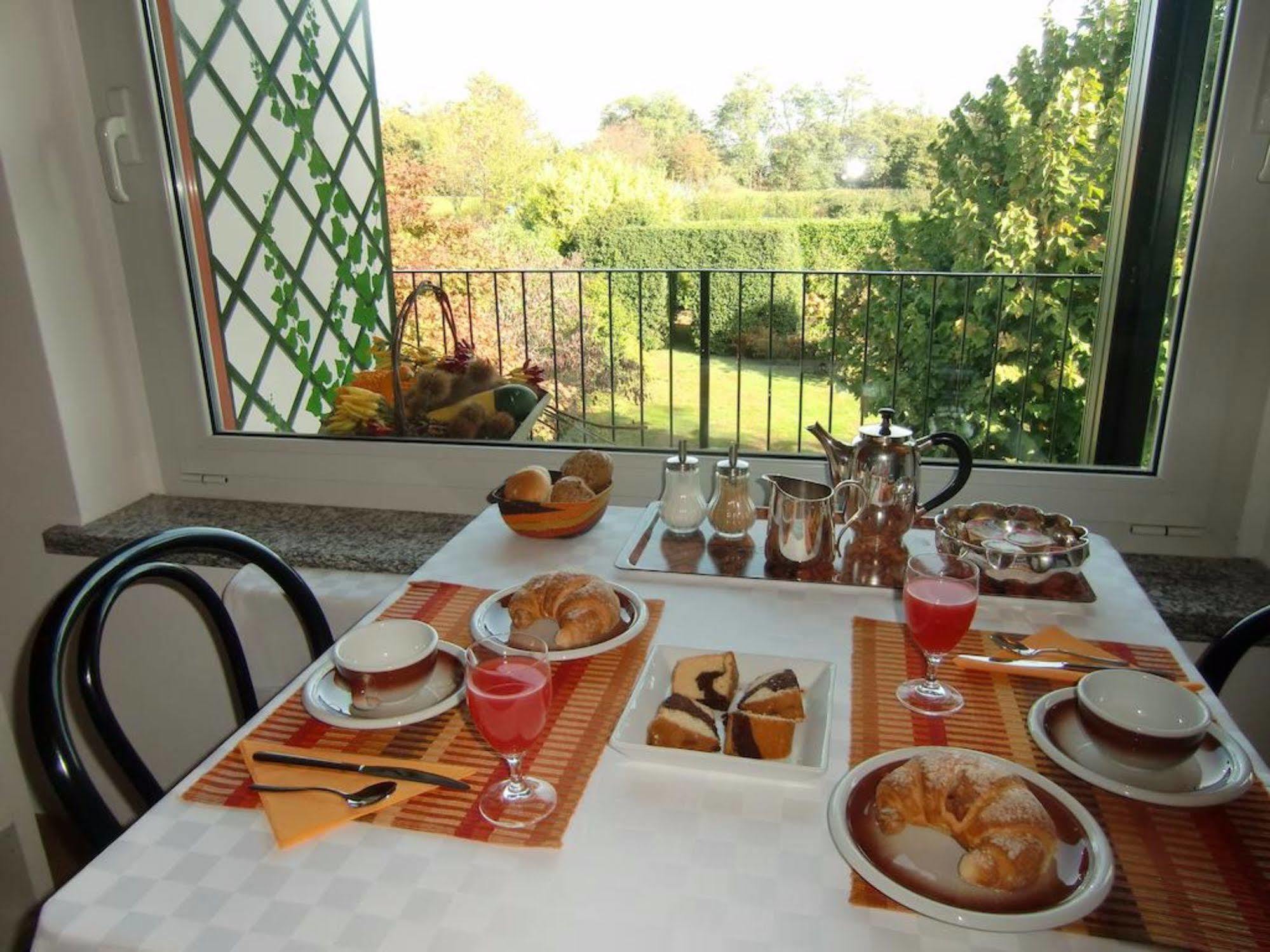 La Collina Since 2008 No Smoking B&B Varese Exterior foto